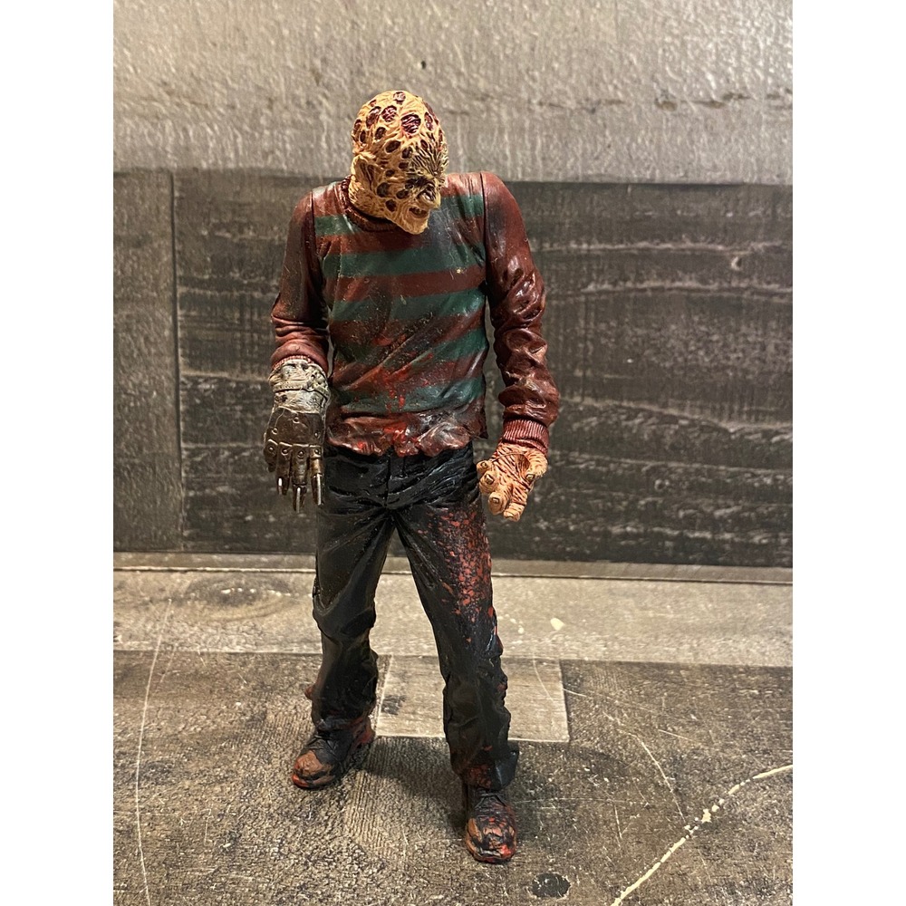McFarlane Toys Freddy Krueger Movie Maniacs 2001 Action Figure Horror
